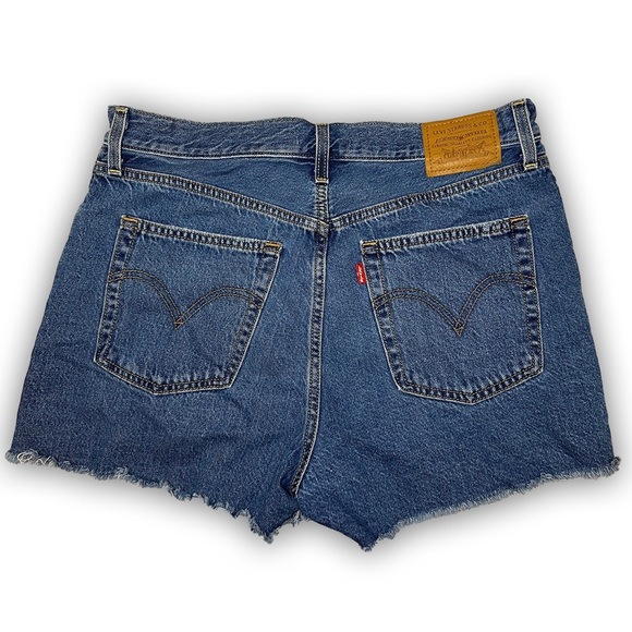 Levi’s Denim Ribcage Shorts - Picture 2 of 4